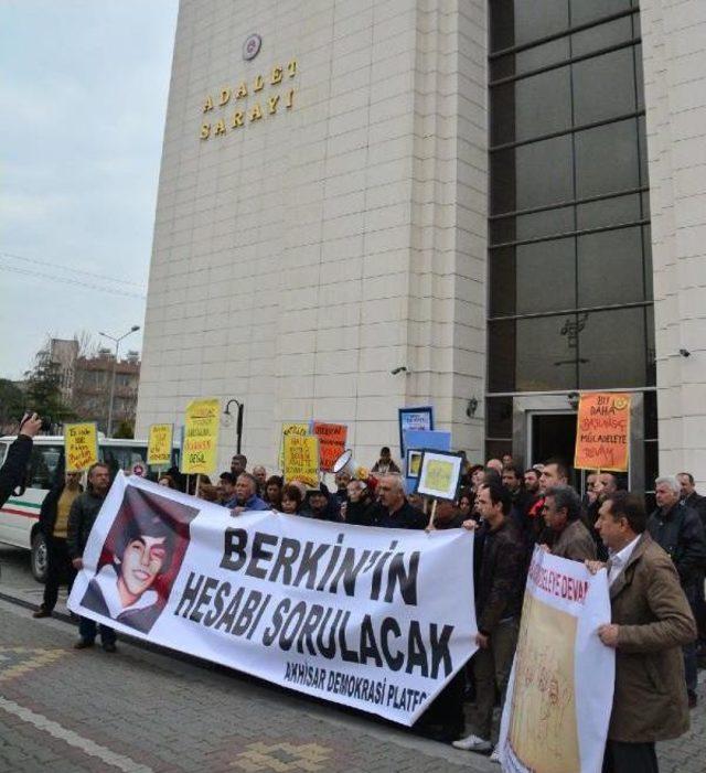 Erdoğan a Hakaretten 41 Sanık Akhisar da Hakim Karşısında 2