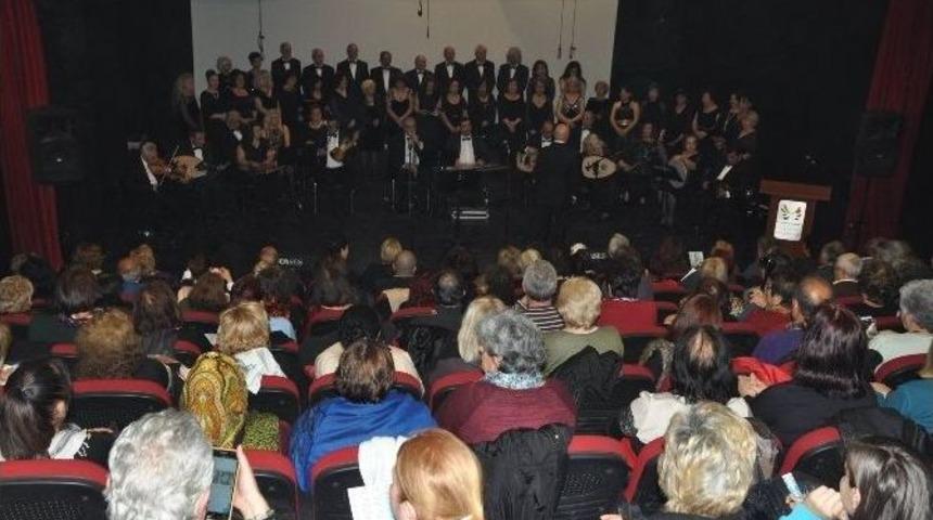 Kuşadası&rsquo;nda Belediye Tsm Korosundan Konser