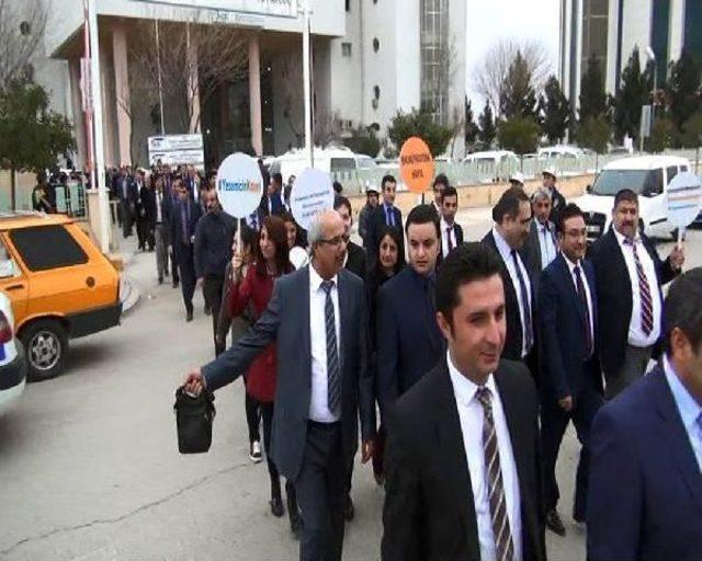 200 Kişinin Katıldığı 2 Kilometrelik Yürüyüşü 15 Kişi Tamamladı