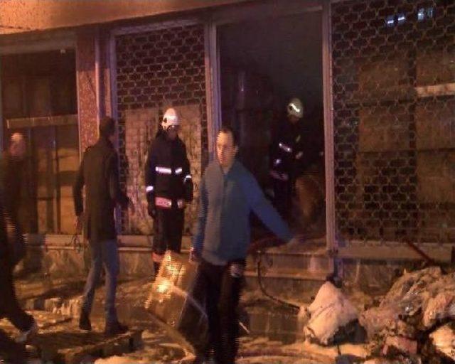 Bağcılar da Tekstil Deposunda Yangın 2