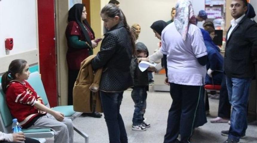 &Ouml;ğrenciler Yedikleri Yemekten Zehirlendi