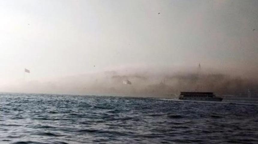 İstanbul'da Sis Etkili Oluyor