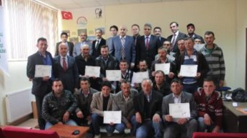 Sürü Yöneticisi Kursunu Tamamlayanlara Sertifikaları Verildi