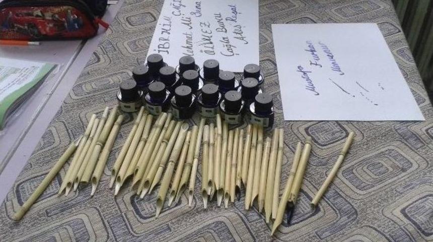 (&ouml;zel Haber) Kamıştan Kalemler Yapan &Ouml;ğretmen İlgi Odağı Oldu