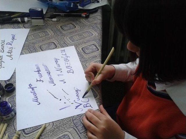 (özel Haber) Kamıştan Kalemler Yapan Öğretmen İlgi Odağı Oldu 1