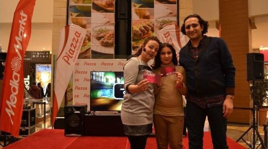 X Box&rsquo;la Piazza&rsquo;da Yarıştılar, Piazza&rsquo;da Kazandılar!