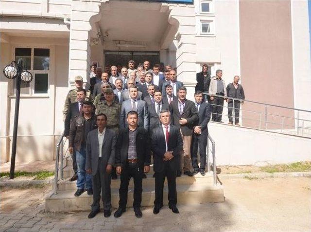 Vali &Ccedil;elik Gerc&uuml;ş&rsquo;te Korucularla Bir Araya Geldi 1