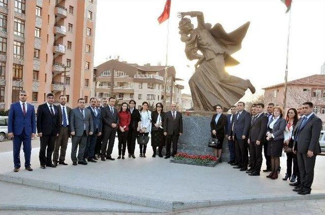 Azeri Belediye Başkanları Ke&ccedil;i&ouml;ren&rsquo;de 1