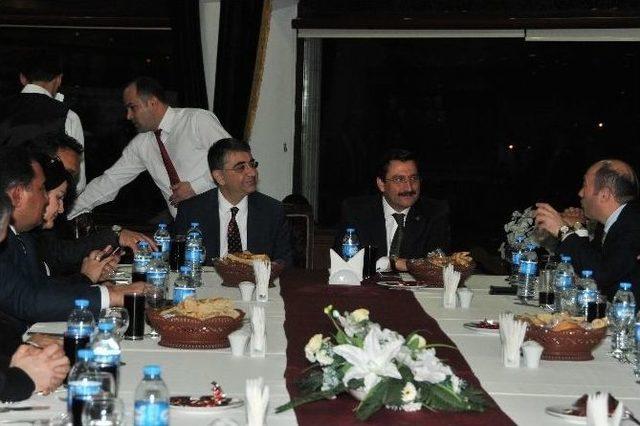 Azeri Belediye Başkanları Ke&ccedil;i&ouml;ren&rsquo;de 2