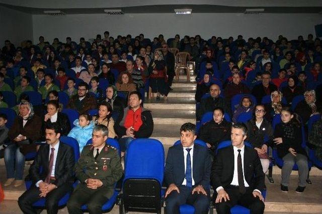 D&uuml;zce&rsquo;de İstiklal Marşı&rsquo;nın Kabul&uuml;&rsquo;n&uuml;n 94. Yıld&ouml;n&uuml;m&uuml; Kutlandı 2