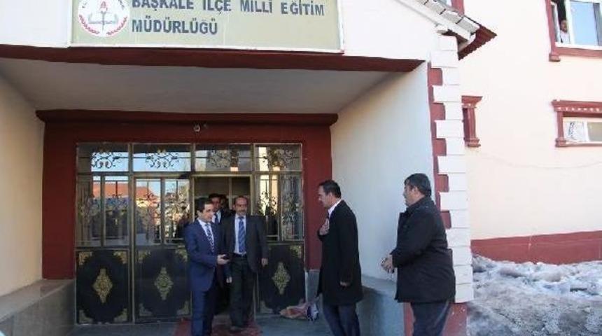 Chp'liler Tuvaleti Olmayan Okulda Inceleme Yaptı