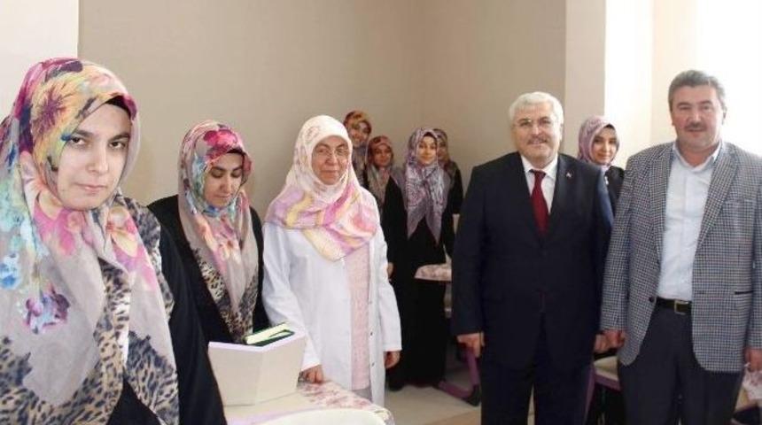 Mithat Ekici: Hafızlık, Yaşatılması Gereken En M&uuml;him M&uuml;essesedir