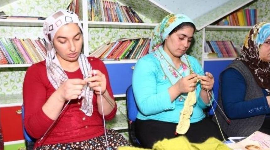 Hasta Annelerine Meslek &Ouml;ğretiyor
