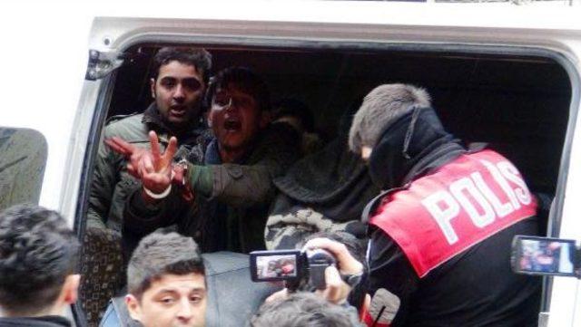 Şanlıurfa&rsquo;Da Berkin Elvan Eyleminde Gerginlik: 11 G&ouml;zaltı 3