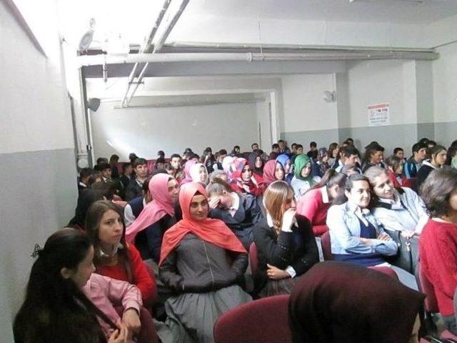 Kadışehri’nde Öğrencilere Zararlı Alışkanlıklarla Mücadele Semineri Verildi