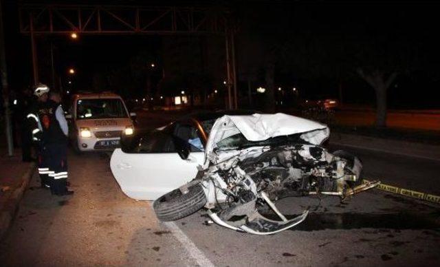 Antalya da Eğlence D&ouml;n&uuml;ş&uuml; Feci Kaza: 1 &Ouml;l&uuml;, 2 Yaralı 3