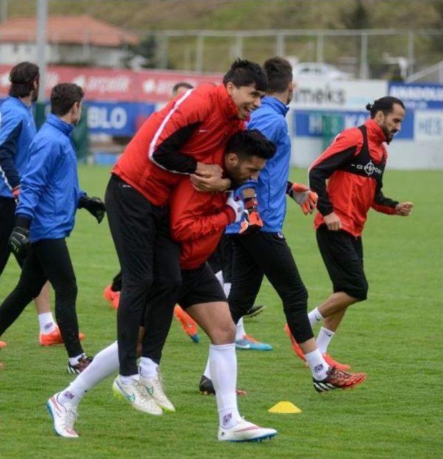 Trabzonspor&rsquo;Da Gaziantepspor Hazırlıkları &Ccedil;ift Idmanla S&uuml;r&uuml;yor 3