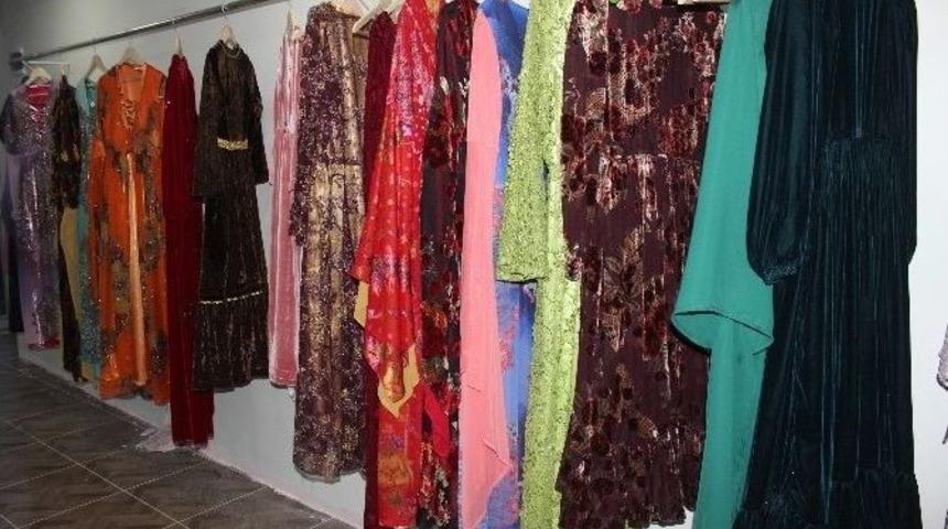 Ağrı Belediyesi Kadın Y&ouml;resel Kıyafet Dikim Evi A&ccedil;ıldı