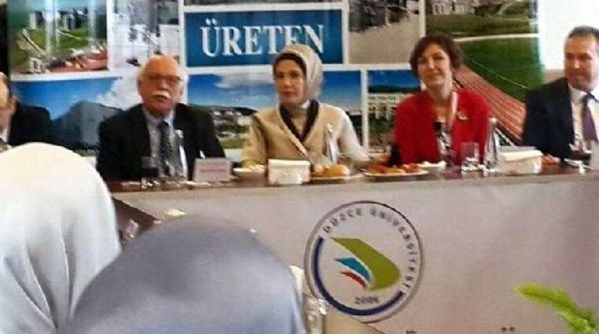 Emine Erdoğan, D&uuml;zce &Uuml;niversitesi'nde Konferans Verdi