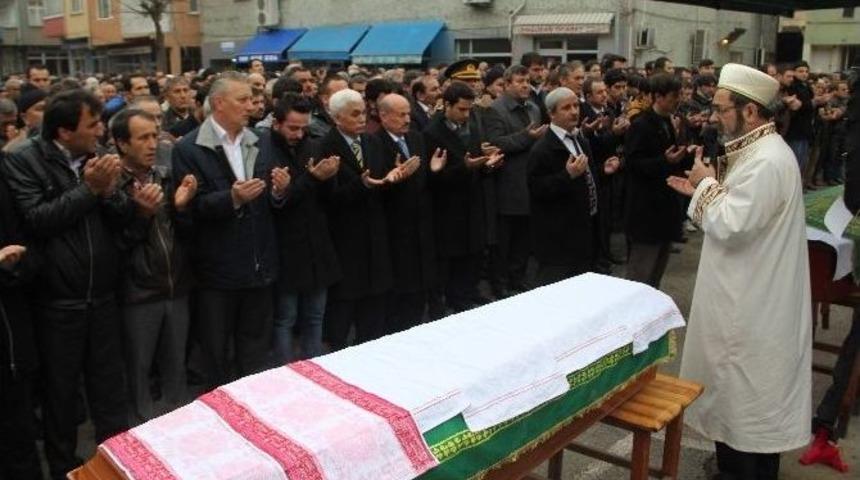 &Uuml;zerlerine Ağa&ccedil; Devrilen Orman İş&ccedil;ileri Son Yolculuğuna Uğurlandı