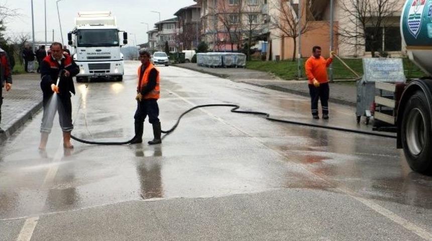Lodosta Kırılan Konteynırlar Yenilendi