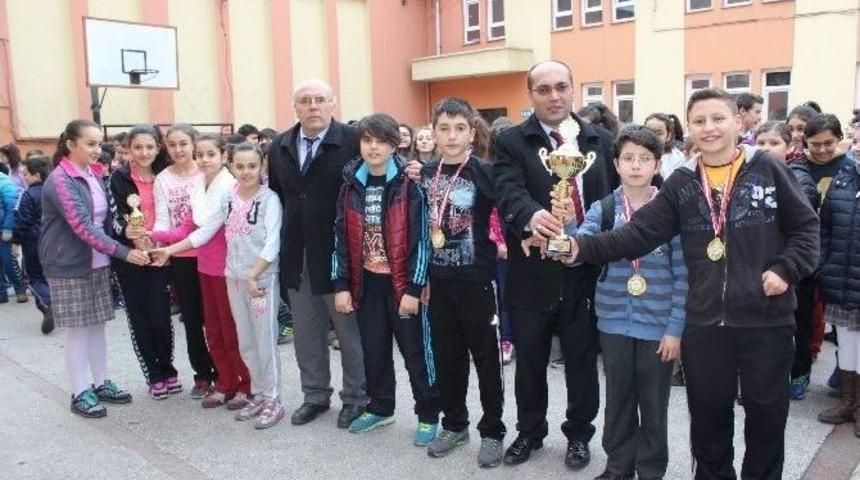 Yayla&rsquo;da Masa Tenisi Takımına T&ouml;ren D&uuml;zenlendi