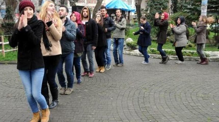 &Ouml;ğrenciler, Şiddet G&ouml;ren Kadınları Fotoğraflarla Anlattılar