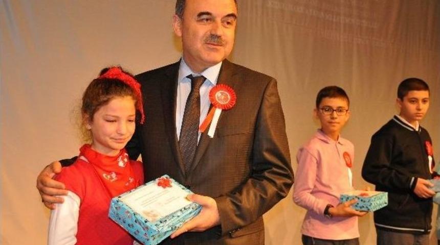 Mehmet Akif &Ouml;d&uuml;l Almadı Deyip &Ouml;d&uuml;l&uuml;n&uuml; Kabul Etmedi