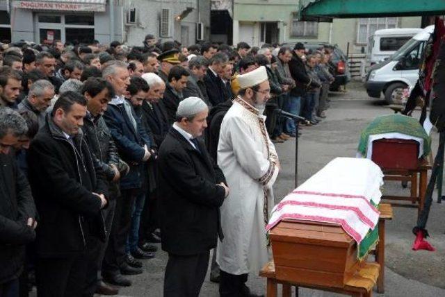 Karabük’Te Kestikleri Ağacın Altında Kalarak Ölen 2 Işçi Toprağa Verildi