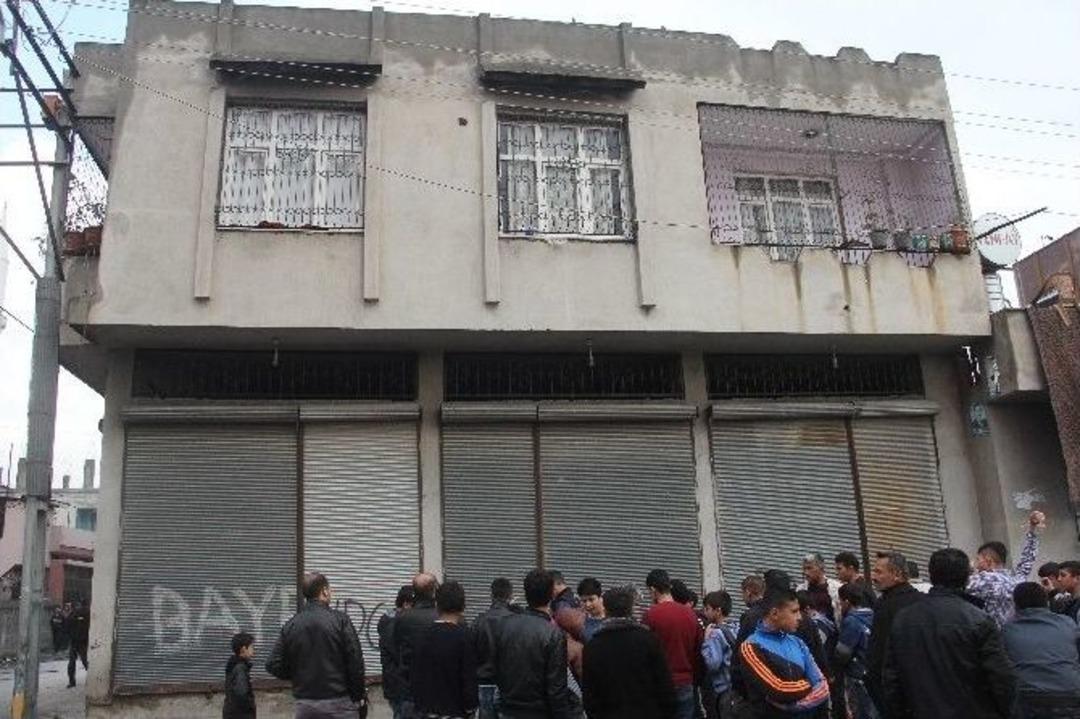 Adana&rsquo;da Silahlı &Ccedil;atışma: 2 Ağır Yaralı