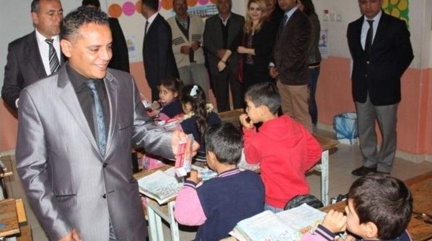 Hatay&rsquo;da &Ouml;ğrencilere Diş Fır&ccedil;ası Ve Macunu Dağıtıldı