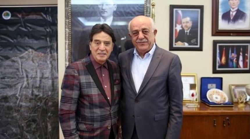 B&uuml;y&uuml;kbur&ccedil;: &ldquo;bana Hep Yaşımı Soruyorlar Ben De 18 Diyorum&rdquo;