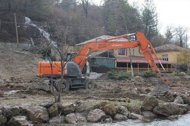 Başkan Bakıcı, Türbin Mesire Yerinde İncelemelerde Bulundu