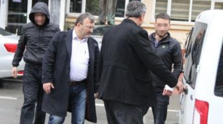 Hastane &Ouml;n&uuml;nde Bı&ccedil;aklı Kavga: 5 Yaralı