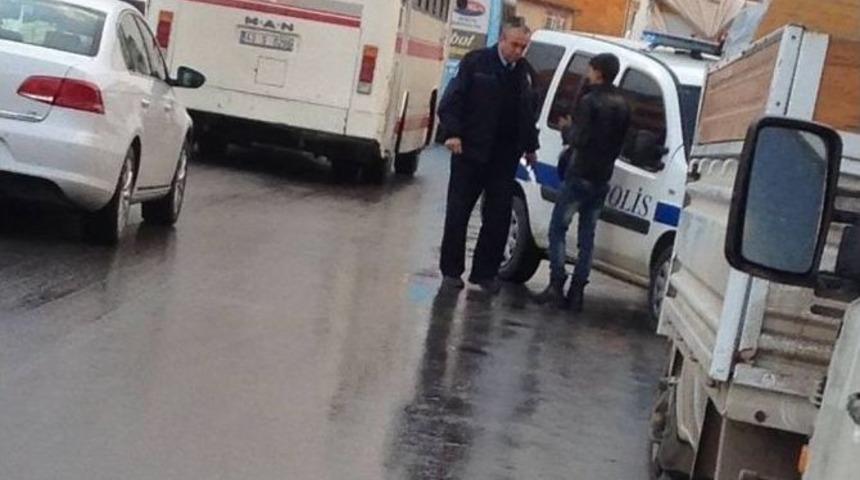 Motosikletin &Ccedil;arptığı Kadın Yaralandı