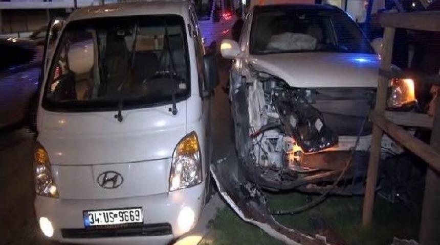 Kırmızı Işık Yanmadan Ge&ccedil;mek Isteyen Kamyonet Kazaya Neden Oldu