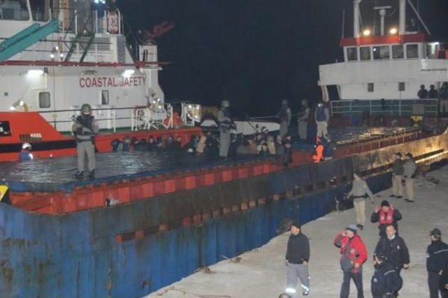 &Ccedil;anakkale Boğazı nda  m&uuml;lteci Gemisi  Ile Kovalamaca (4) 1