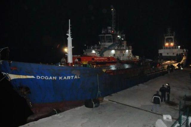 &Ccedil;anakkale Boğazı nda  m&uuml;lteci Gemisi  Ile Kovalamaca (4) 3
