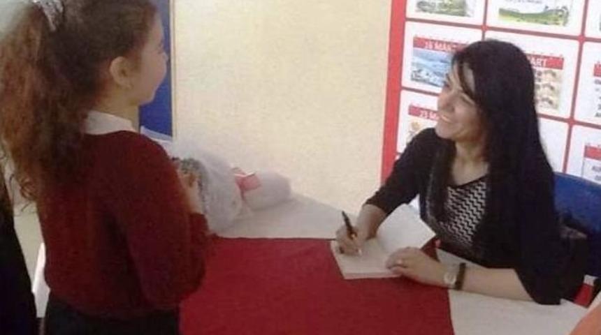 Yazar Almıla Aydın Edirne&rsquo;de &Ouml;ğrencilerle İmza G&uuml;n&uuml;nde Buluştu