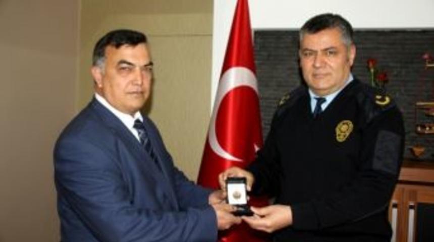 11 &Uuml;nite Kan Bağışladı Bronz Madalya Aldı