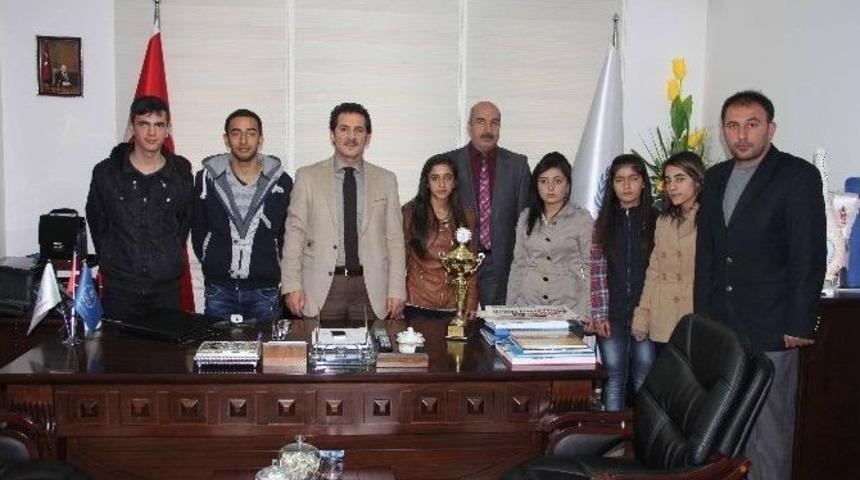 Halk Oyunları Şampiyonlarından M&uuml;d&uuml;r İnan&ccedil;&rsquo;a Ziyaret