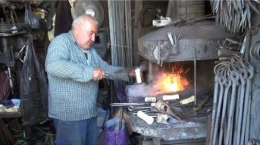 Unutulmaya Y&uuml;z Tutan Bir Meslek &lsquo;demircilik&rsquo;