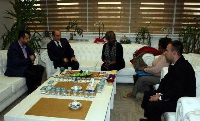 Edebali: &ldquo;yereldeki En B&uuml;y&uuml;k Yapısal Sıkıntı Şehri Yeniden İnşa Etmek&rdquo; 1