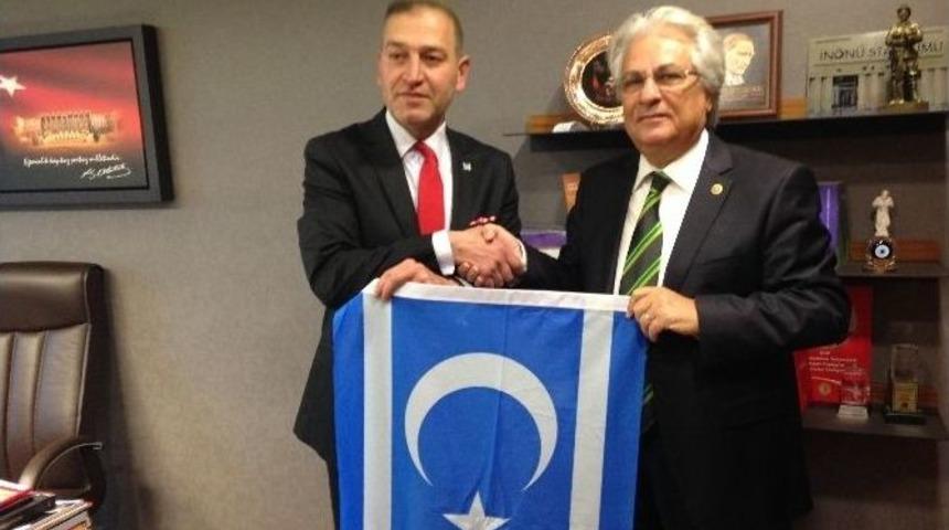 Irak T&uuml;rkmenleri K&uuml;lt&uuml;r Ve Dayanışma Derneğinden Toptaş&rsquo;a Ziyaret