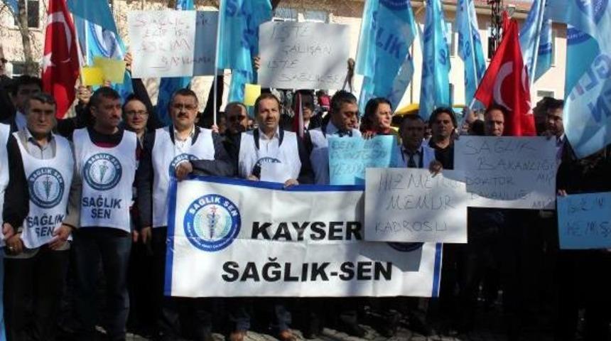 Kayseri&rsquo;De Sağlık &Ccedil;alışanları Işi Bıraktı