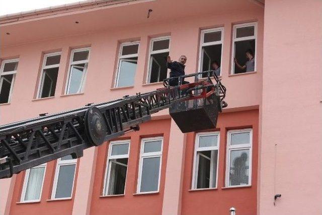 Yangın Ve Deprem Tatbikatı Ger&ccedil;eği Aratmadı 2