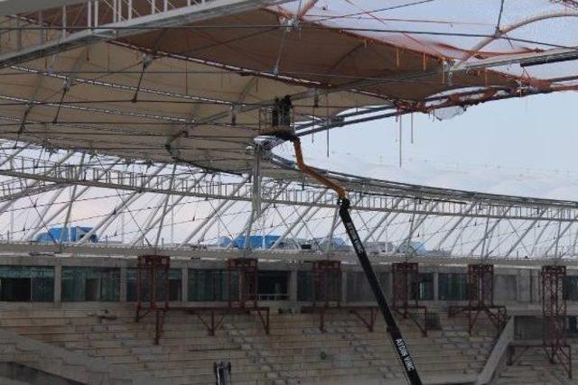 Timsah Arena'da Sıra Zeminde