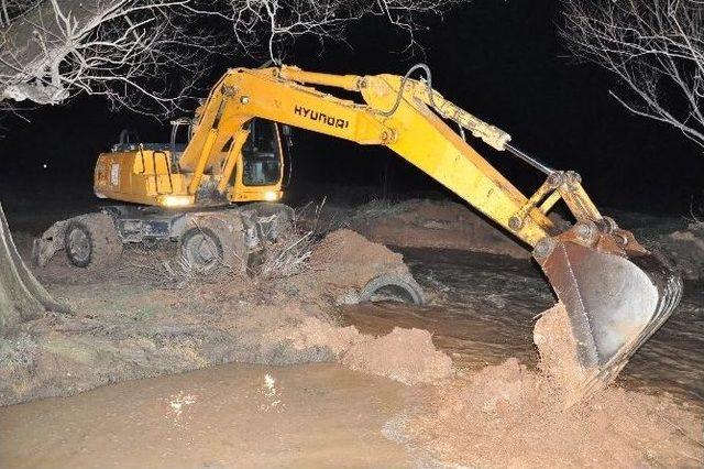 Elbistan’da Ekipler, Olası Sel Ve Taşkın İçin Teyakkuzda Bekledi