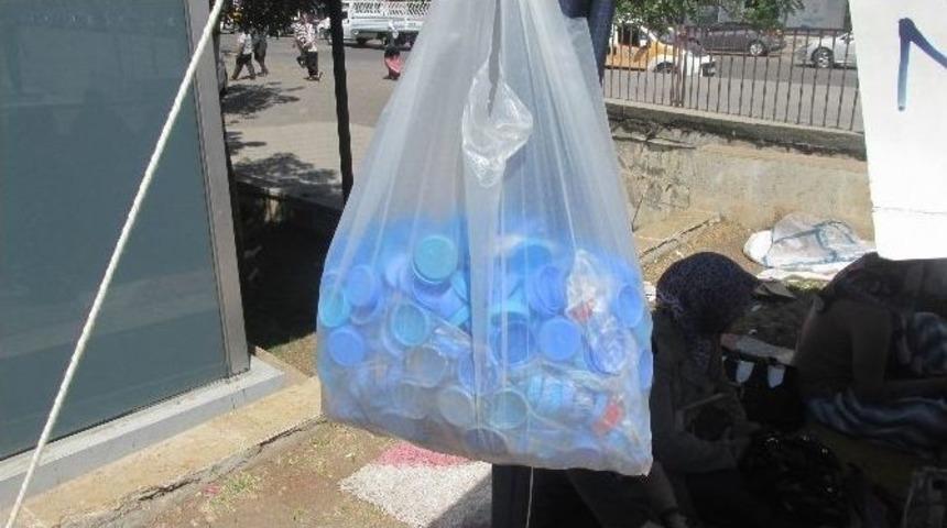 Mavi Kapaklar Boşuna Mı Toplanıyor?