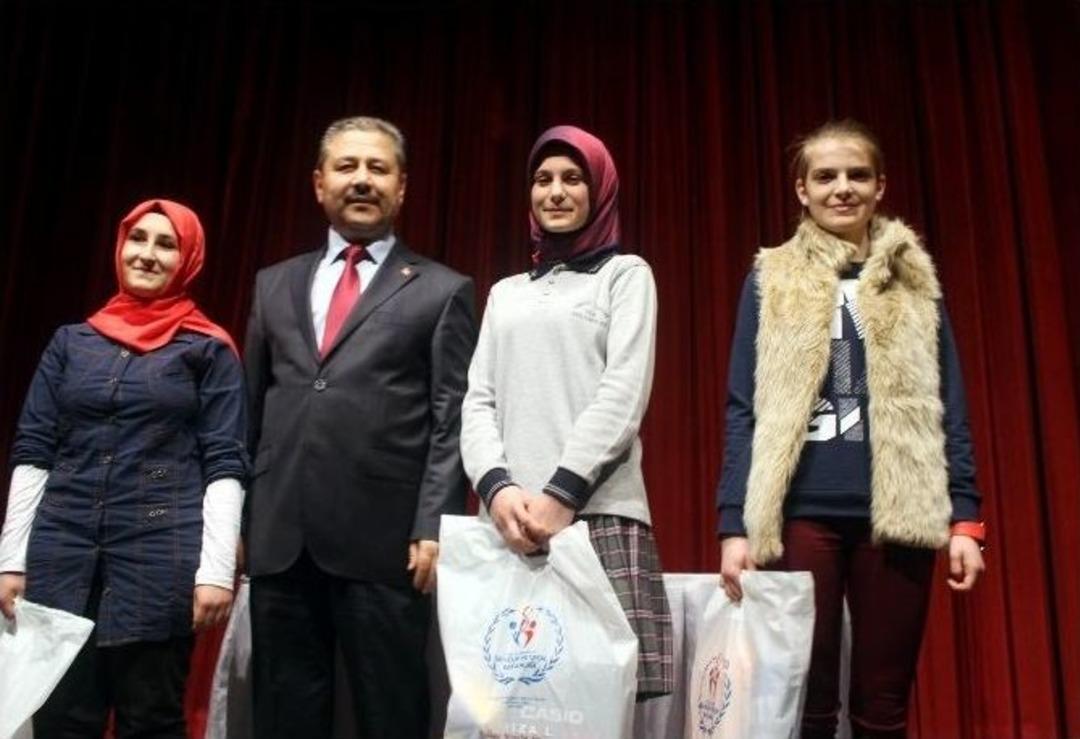 &Ouml;ğrencilerin G&ouml;z&uuml;nden İstiklal Marşı Ve Mehmet Akif Ersoy